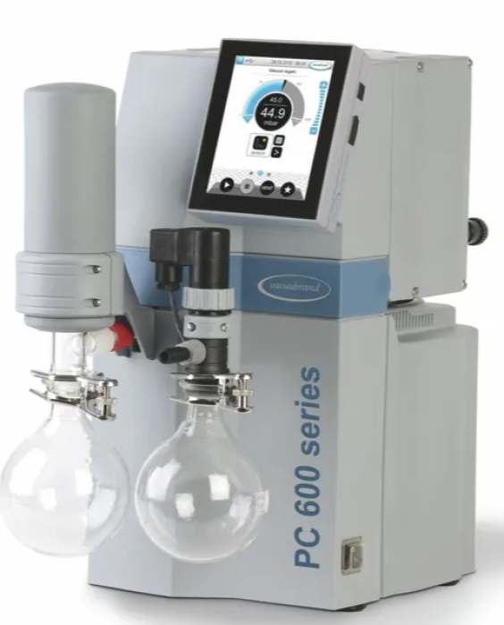 Vacuubrand PC611 Select chemie opstelling 1,5 mbar 3,4 m3/h