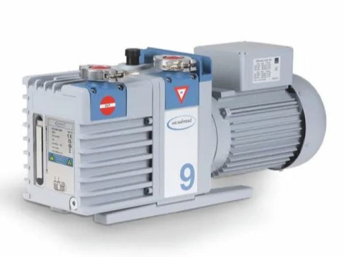 Vacuubrand RE 9 draaischuifpomp 1 x 10-1 mbar 5,7 m3/h