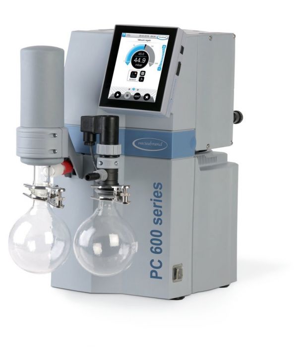 Vacuubrand PC610 select chemie opstelling 1,5 mbar 3,4 m3/h